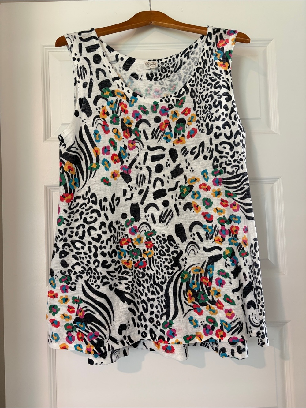 Et’ Lois Sleeveless White and Black Colorful Tunic with Multicolor Flowers